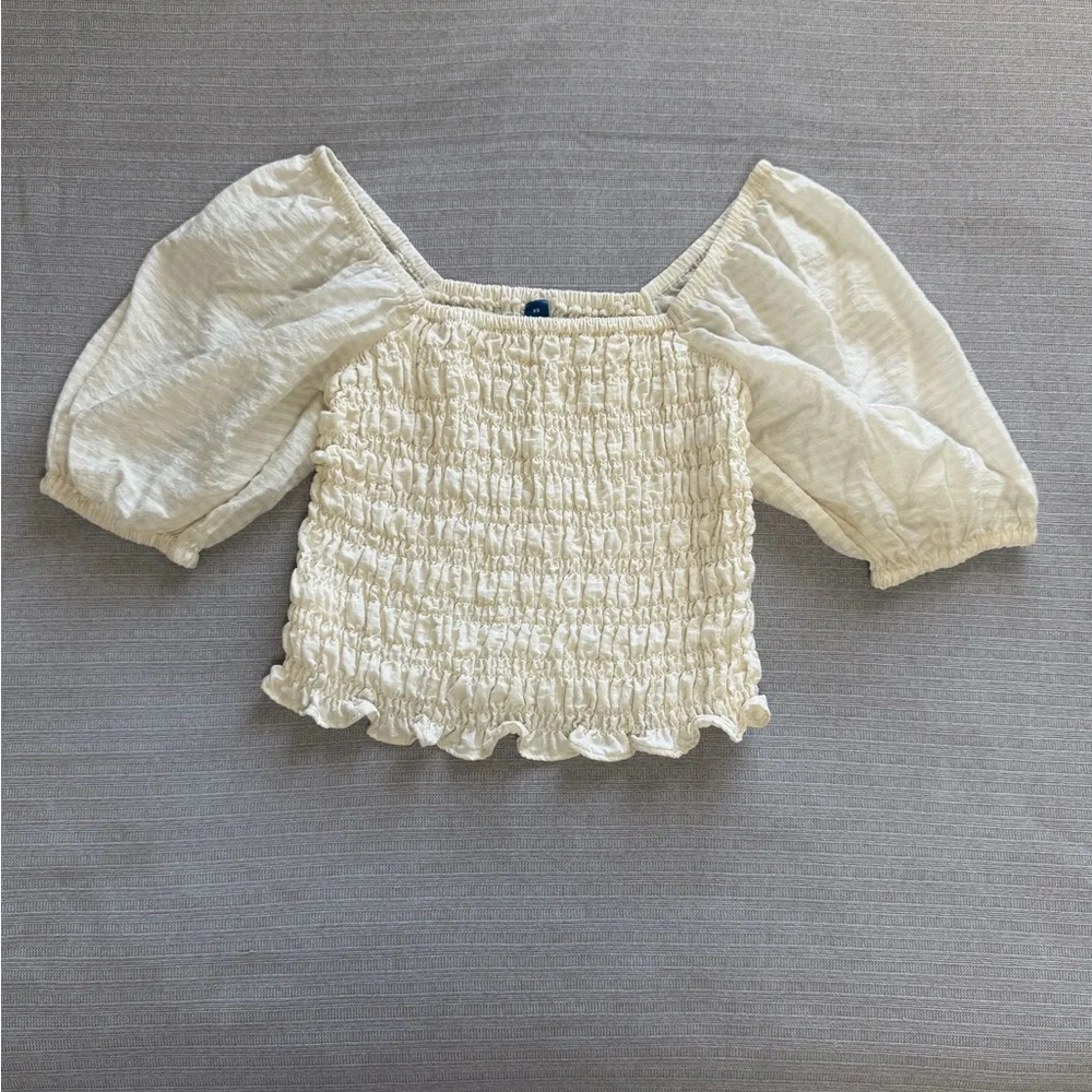 Old Navy‎ women Cream Smocked Blouse